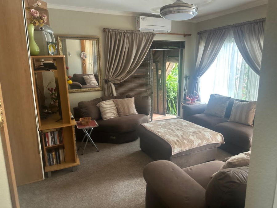 3 Bedroom Property for Sale in Safari Gardens North West